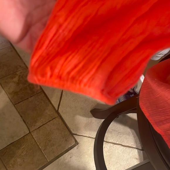 Stylish Hi-Lo Top, 3/4 elastic sleeves. - Picture 2 of 7